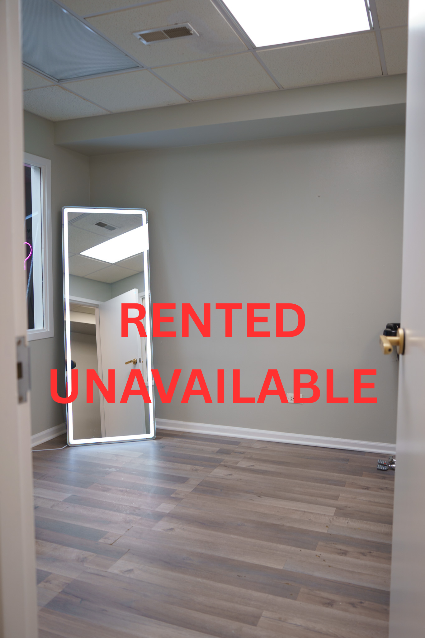 (unavailable) rented monthly Styles Suite II + $1,000 deposit